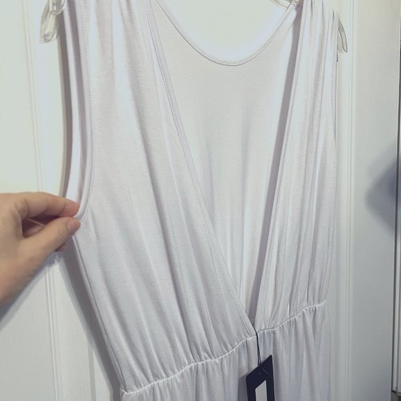 Pretty Little Thing-NWT-Swim Suit Cover Up-Romper-One Piece-Soft-Low Cut Front - Picture 3 of 10